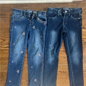 Toddler girl- 2 pairs of cat&jack size 5T jeans in great condition- barely worn